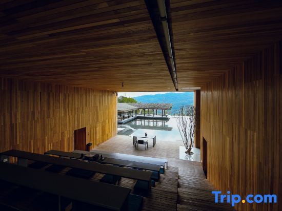 Чэнду: Qingxia Shanju Yeshe Resort Hotel