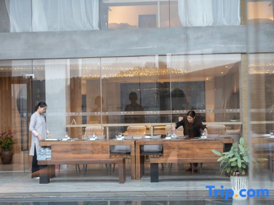 Чэнду: Qingxia Shanju Yeshe Resort Hotel