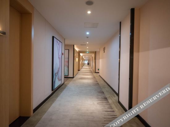 Чэнду: Geya Light House Hotel (Global Center New Convention and Exhibition Branch)