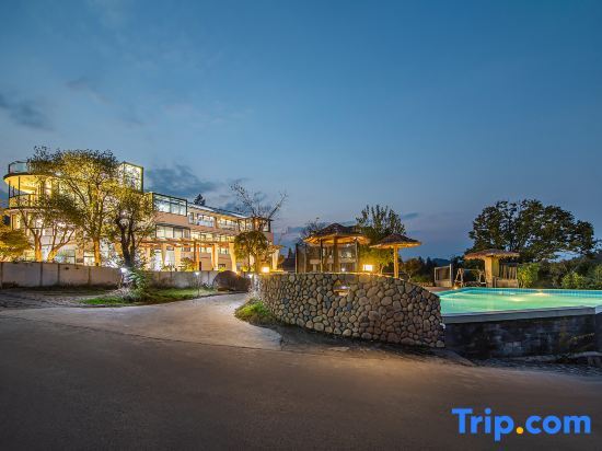Хучжоу: Mountain trips to the AutumnVilla (Anji Zhejiang North Grand Canyon Branch)