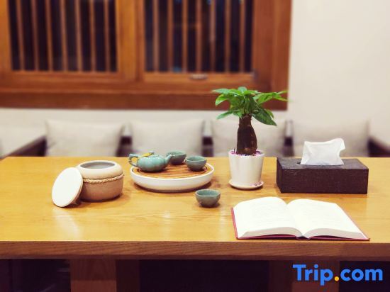 Яншо: Yangshuo Bilin Holiday Inn (20 yuan RMB Scenic Area Branch)