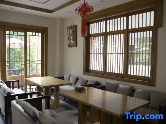 Яншо: Yangshuo Bilin Holiday Inn (20 yuan RMB Scenic Area Branch)