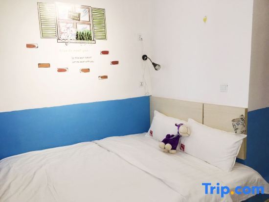 Далянь: Rhino Holiday Inn (Near Dalian railway station)