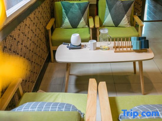 Цзясинь: Wuzhen Huayue Neighborhood Residence