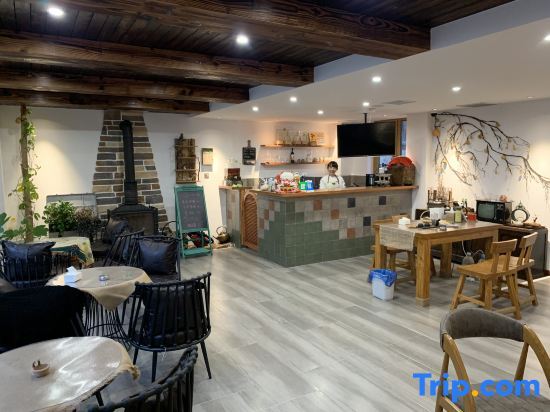 Даньдун: Yitang Yizhai Hot Spring Hotel