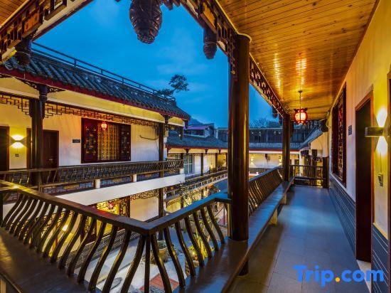 Чэнду: Floral Hotel·Chenxi Homestay (Jiezi Ancient Town Shop)