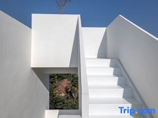 Хучжоу: Laiye Moganshan Designer Private Tang Homestay (Yucun Square)