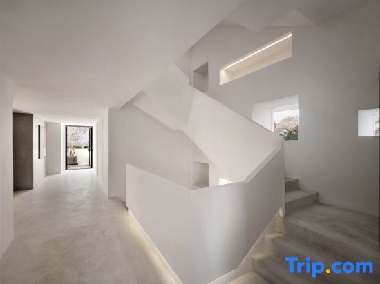 Хучжоу: Laiye Moganshan Designer Private Tang Homestay (Yucun Square)