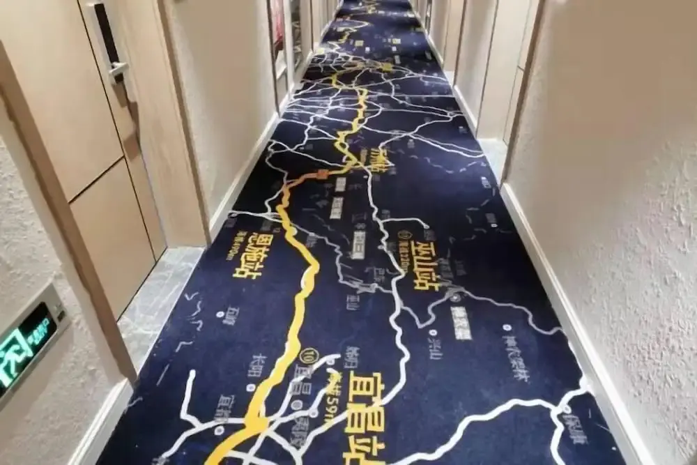 Xuancheng: Ningguo Zhenye East Station Resort Hotel (South Anhui Sichuan-Tibet Line)