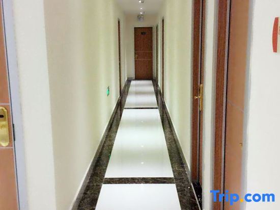 Шэньчжэнь: Aijia Express Hotel(Shenzhen Huaqiang South Science Museum Metro Station)