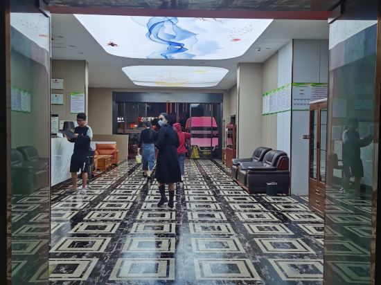 Бенгбу: Huaiyuan Hualun Hotel