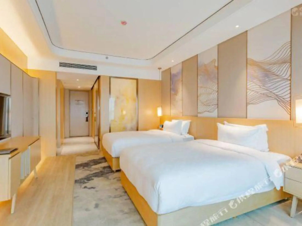 Чэнду: Lindao Holiday Inn