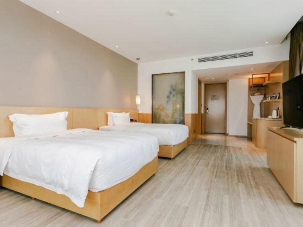 Чэнду: Lindao Holiday Inn