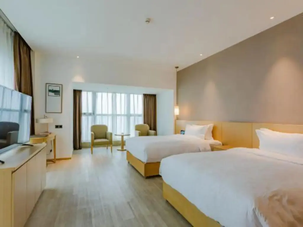 Чэнду: Lindao Holiday Inn