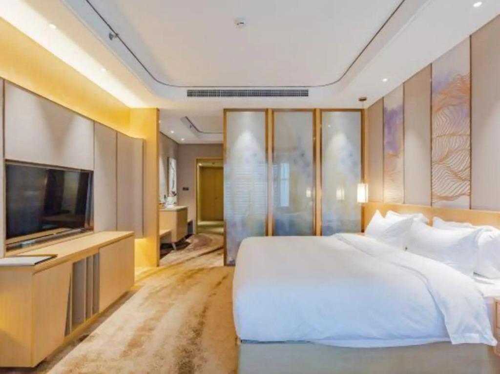 Чэнду: Lindao Holiday Inn