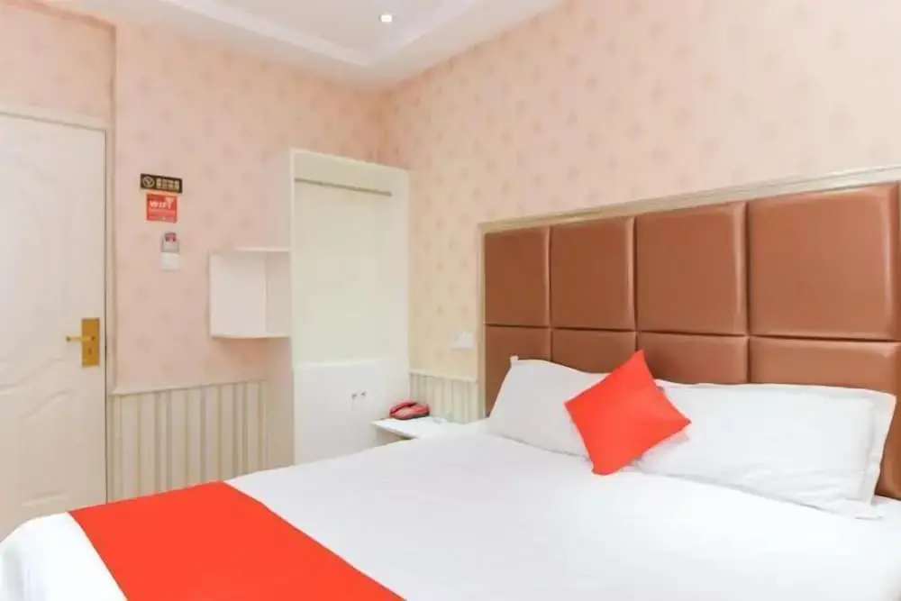 Бенгбу: Bengbu Juyuan Theme Hotel