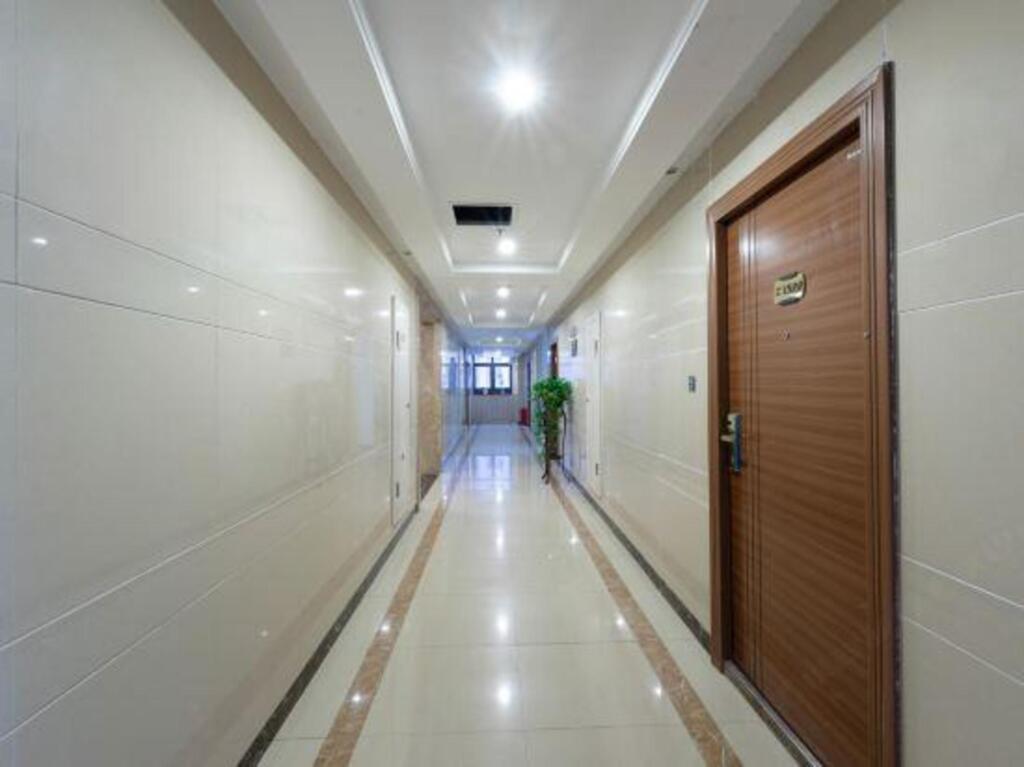 Zhilin Hotel — фото 1
