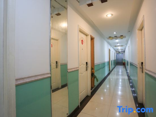 Шанхай: 99 Xinyi Hotel (Shanghai Jiuxin Highway Shop)