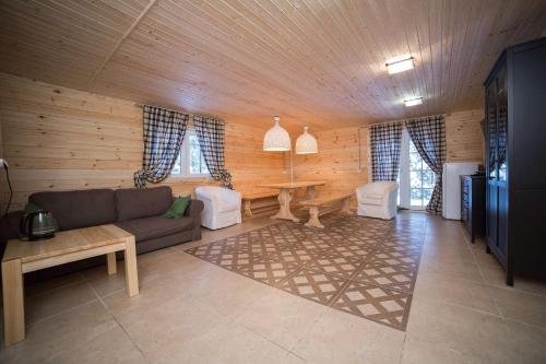 Окуловка: Turbaza Charodeyka