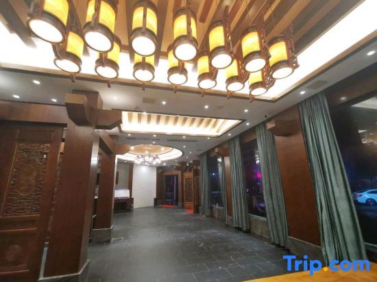 Шанграо: Huihe Water Margin Hotel (Guangfeng Passenger Transport Center Branch)