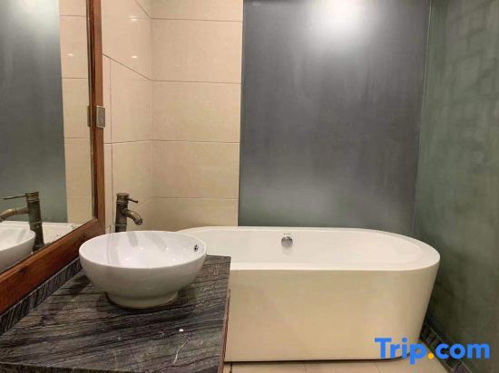 Шанграо: Huihe Water Margin Hotel (Guangfeng Passenger Transport Center Branch)