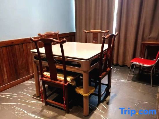 Шанграо: Huihe Water Margin Hotel (Guangfeng Passenger Transport Center Branch)