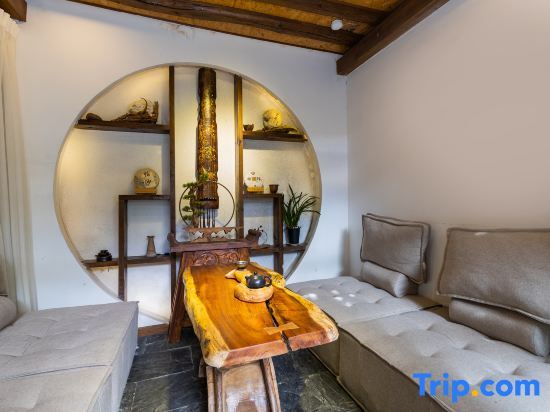Лицзян: Lijiang Ancient City Langxue Courtyard Cat Cafe Homestay (Dayan Ancient Town Branch)