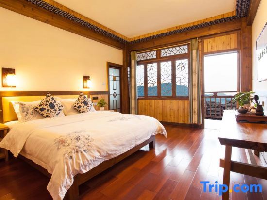 Longsheng: Longji Muyunju Boutique Homestay (Ping'an Zhuangzhai Seven Stars and Moon Viewing Point )