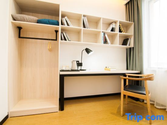 Джин-Чжоу: Zhixin Gardenia Blossom Hotel (Jingzhou South Ring Road University Town Siji Branch)
