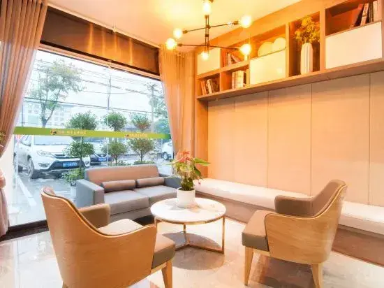 Джин-Чжоу: Zhixin Gardenia Blossom Hotel (Jingzhou South Ring Road University Town Siji Branch)