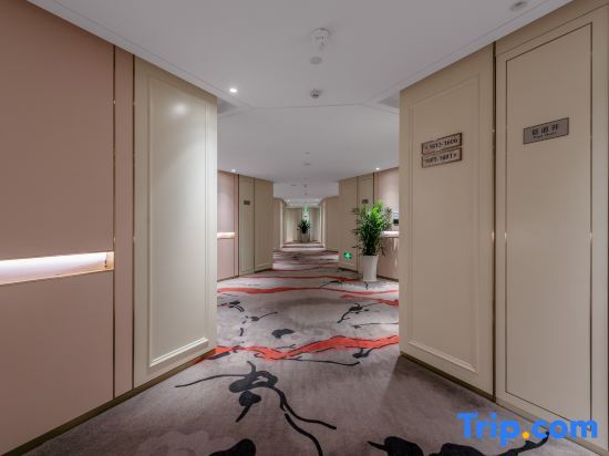 Тунжень: Tongren Vermilion Sand Hotel