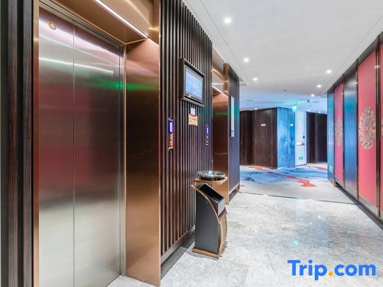 Тунжень: Tongren Vermilion Sand Hotel