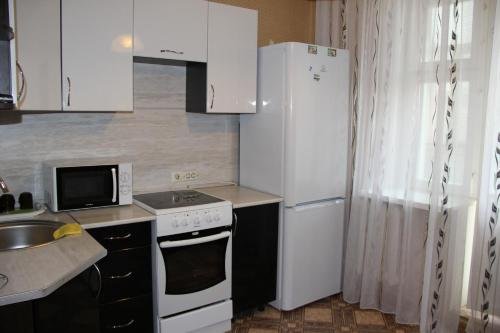 Тюмень: Apartment Tyumen Permyakova 72