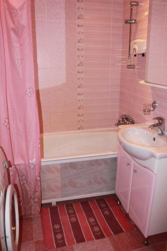 Тюмень: Apartment Tyumen Permyakova 72