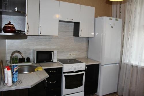 Тюмень: Apartment Tyumen Permyakova 72