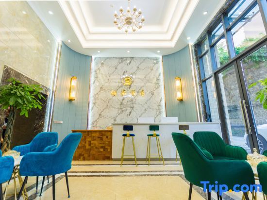 Панжихуа: Baihua Hotel (Panzhihua South Railway Station)