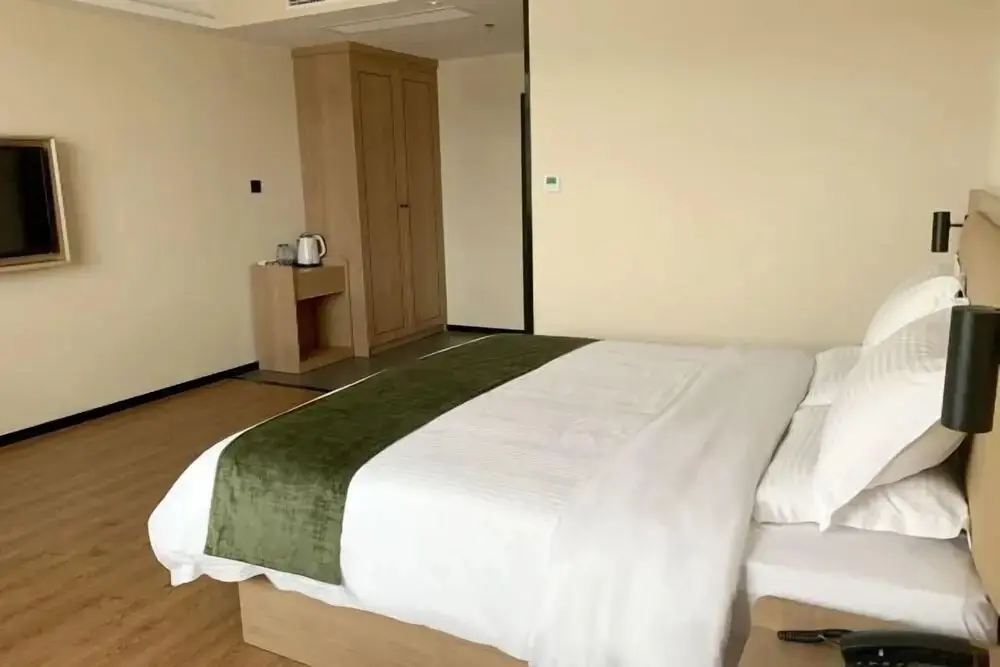 Ичунь: Greenhouse Hotel (Yichun  Mingyue Mountain Airport Hot