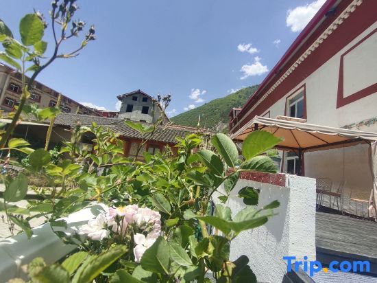 Цзючжайгоу: Huajianji Courtyard Home stay