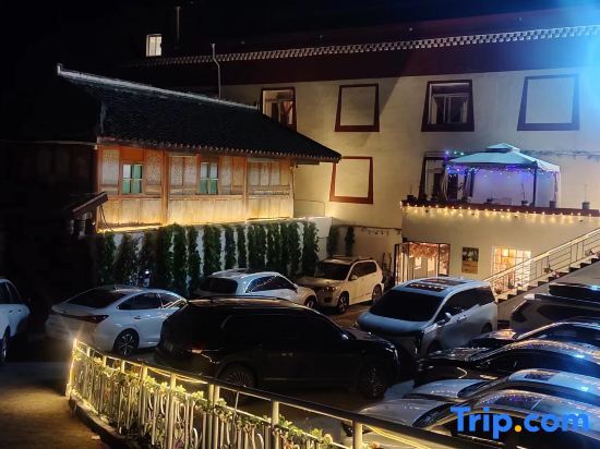 Цзючжайгоу: Huajianji Courtyard Home stay