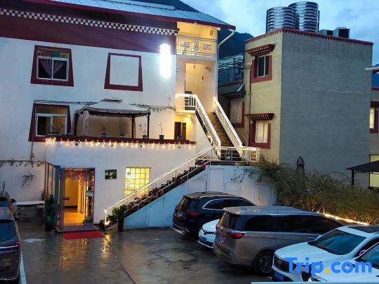 Цзючжайгоу: Huajianji Courtyard Home stay