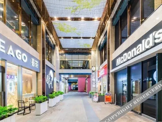 Гуанчжоу: Leerman l Apartment (Guangzhou South Railway Station Nanpu Subway Station)