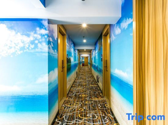 Шанхай: Holiday Inn on Sunday (Shanghai New International Expo Center)