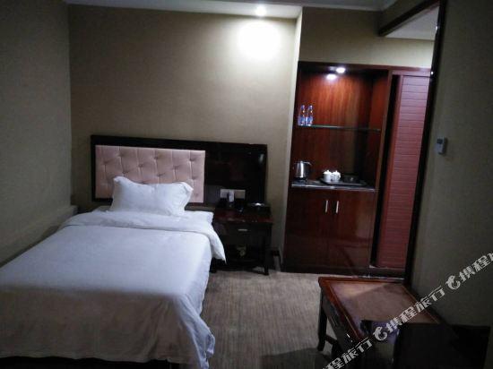 Линшань: Ruihuaguo Hotel
