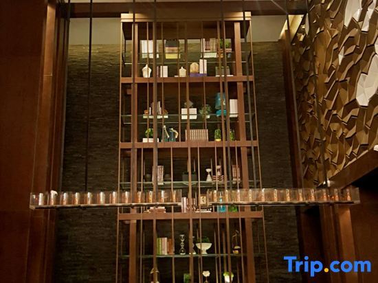 Харбин: Splendent Holiday Hotel