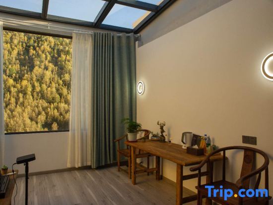 Вэньчуань: Siguniangshan Zhongshan Inn (Changpinggou Scenic Area)