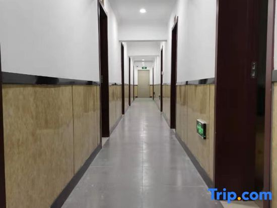 Шэньян: Enjoy Hostel (Shenyang Airport)