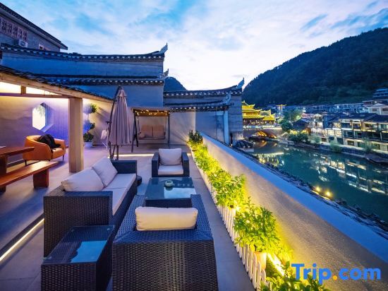 Фэнхуан: Yinxi Linjiang Homestay (Phoenix Ancient Town Tuojiang Yunqiao Branch)