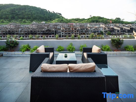 Фэнхуан: Yinxi Linjiang Homestay (Phoenix Ancient Town Tuojiang Yunqiao Branch)
