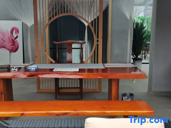 Фэнхуан: Yinxi Linjiang Homestay (Phoenix Ancient Town Tuojiang Yunqiao Branch)