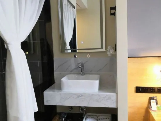 Дали: Kaixin Business Hotel